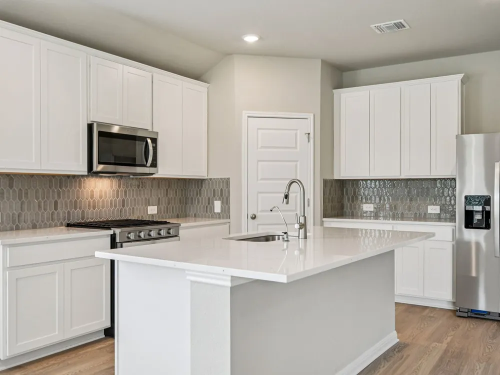 150 Coopers Hawk Crest Cedar Creek, TX 78612