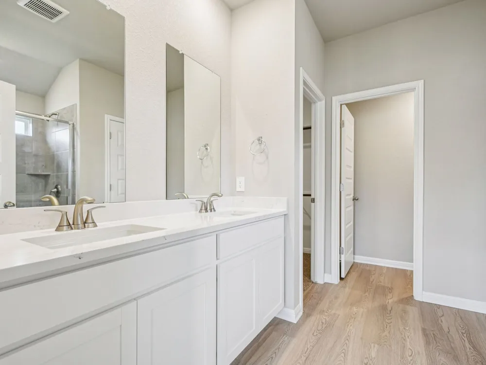150 Coopers Hawk Crest Cedar Creek, TX 78612