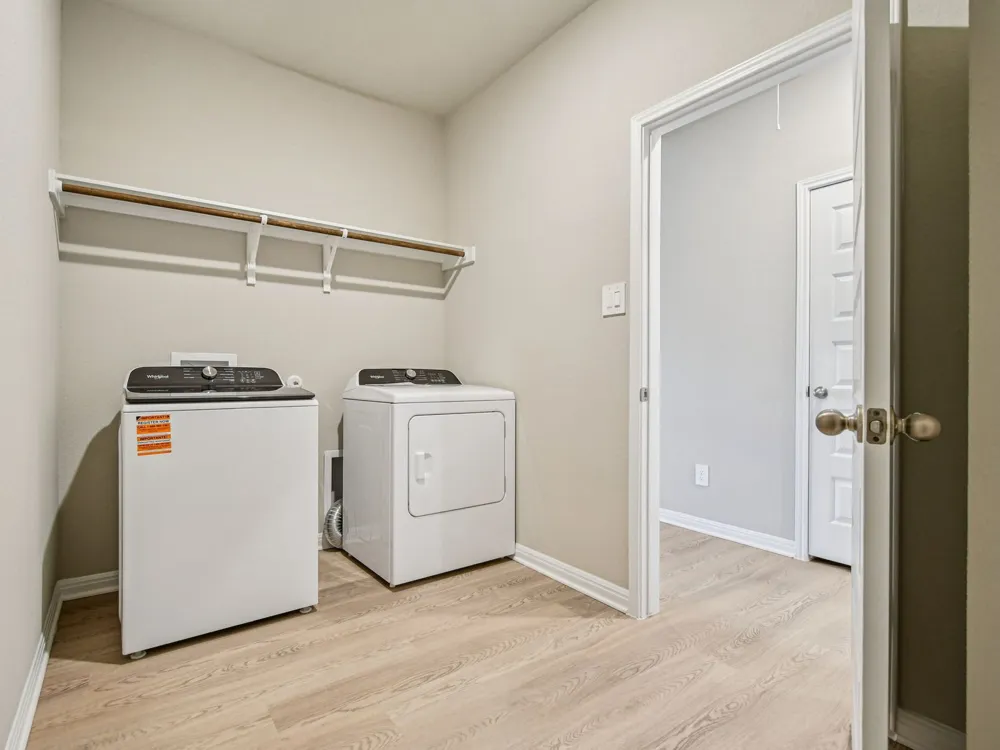 150 Coopers Hawk Crest Cedar Creek, TX 78612