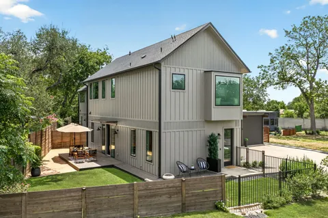 4601 Hank Avenue #1