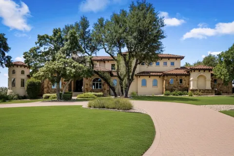 8001 Magnolia Ridge Cove