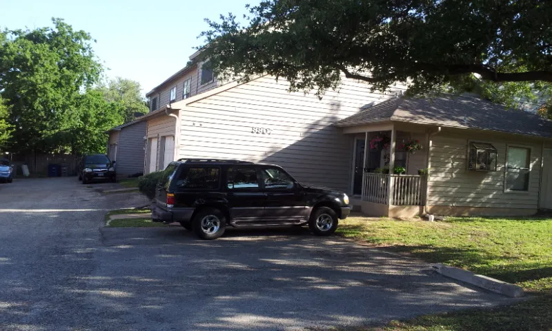 8807 Schick Road #D Austin, TX 78729