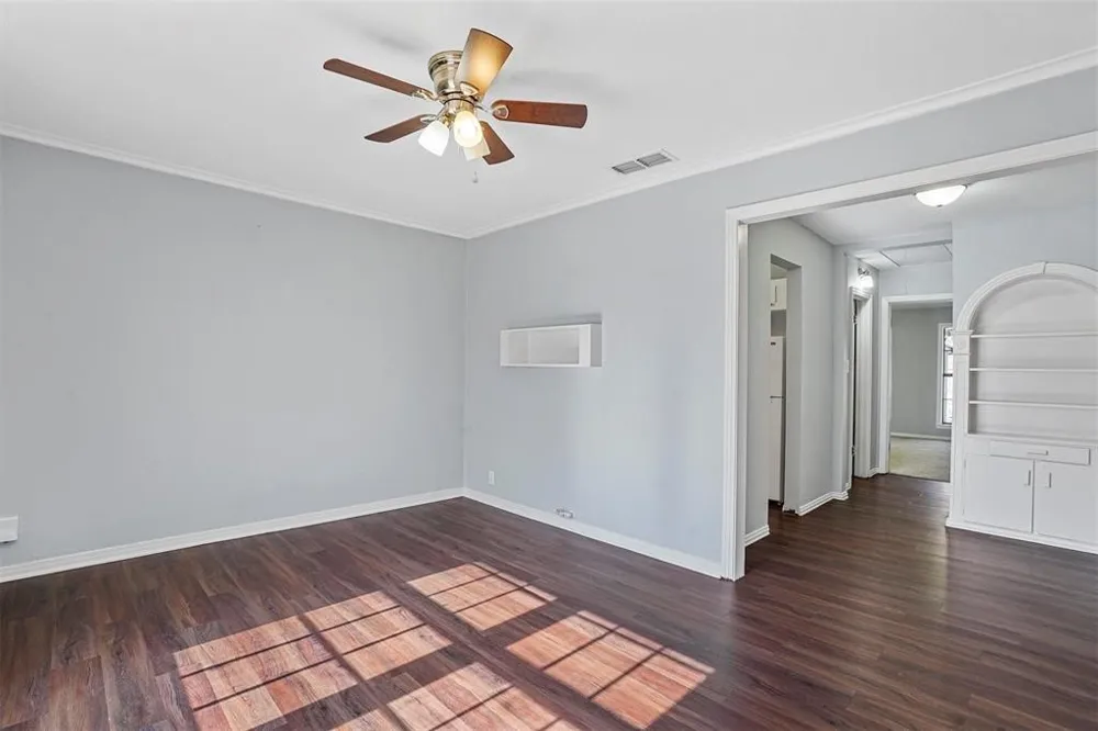 210 W Willingham Street #B Cleburne, TX 76033