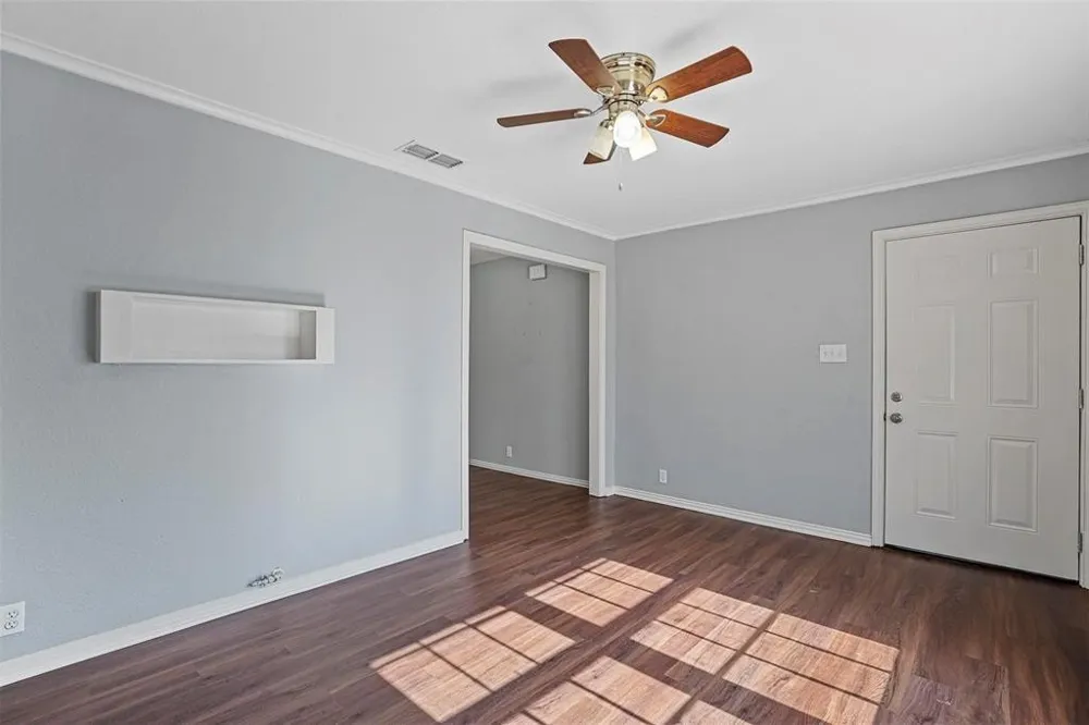 210 W Willingham Street #B Cleburne, TX 76033
