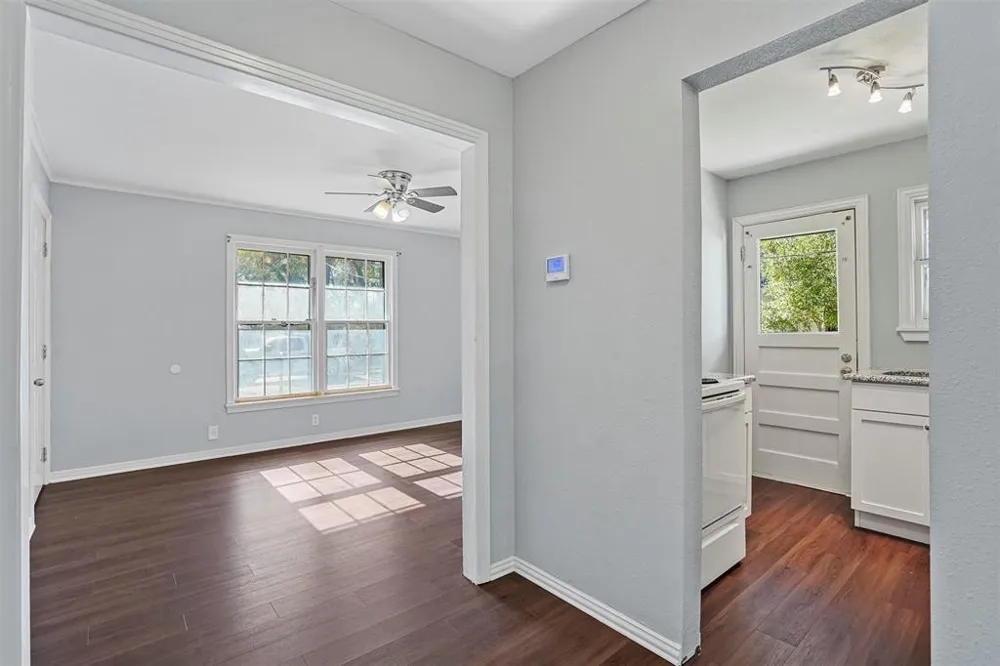 210 W Willingham Street #B Cleburne, TX 76033