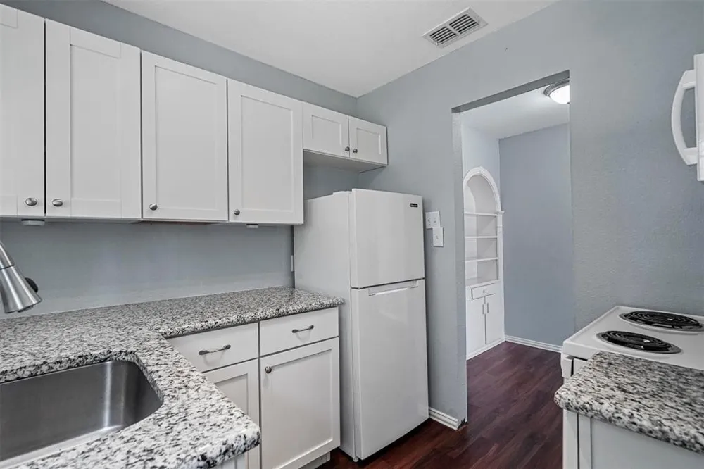 210 W Willingham Street #B Cleburne, TX 76033