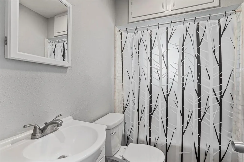 210 W Willingham Street #B Cleburne, TX 76033