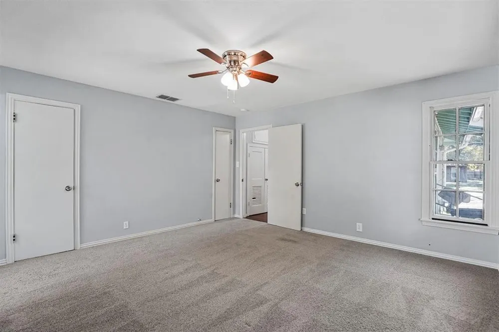 210 W Willingham Street #B Cleburne, TX 76033