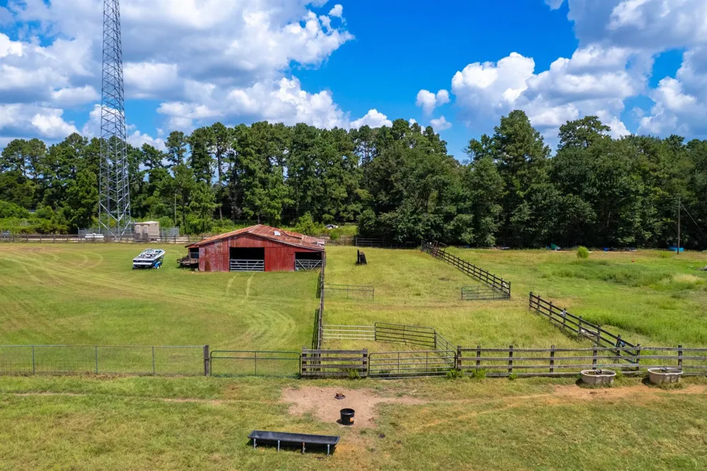 9247 Crockett Martin Road Conroe, TX 77306