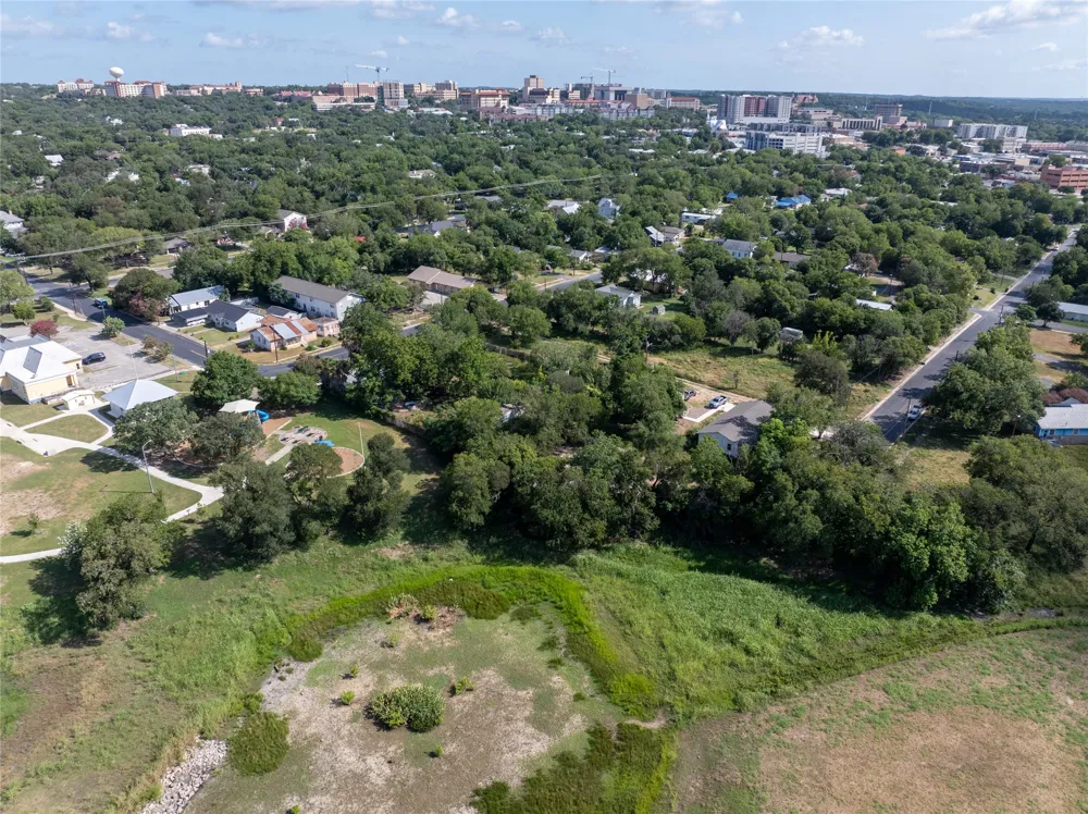 734 Valley Street San Marcos, TX 78666