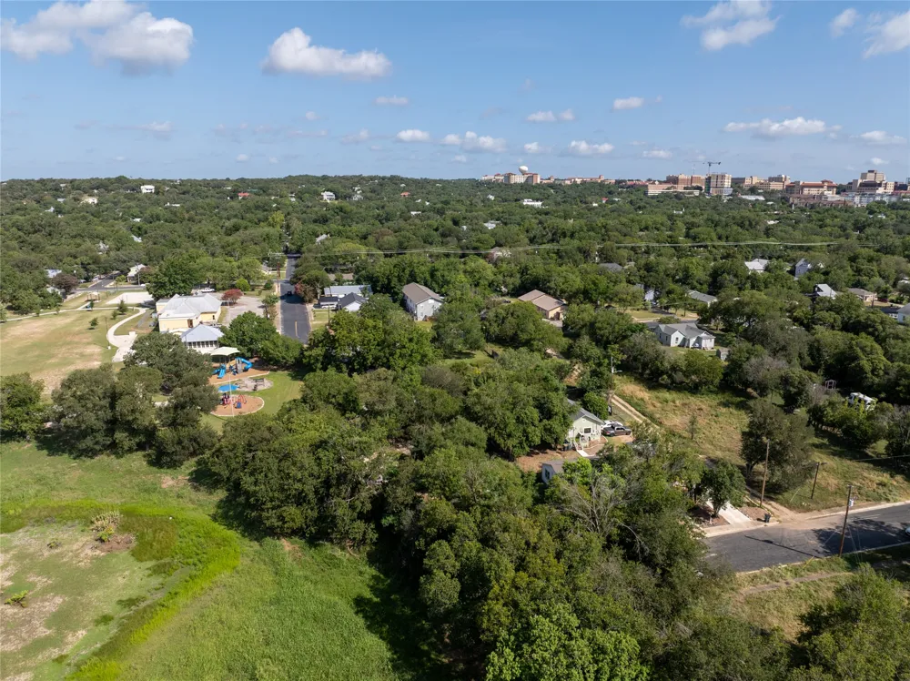 734 Valley Street San Marcos, TX 78666