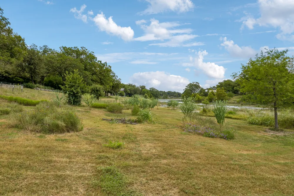 1600 Flite Acres Road Wimberley, TX 78676