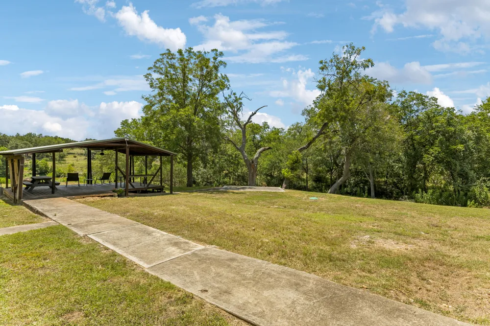 1600 Flite Acres Road Wimberley, TX 78676