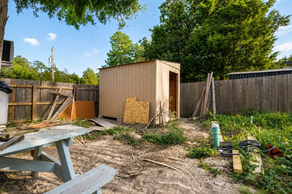 130 Los Arcos Road Elgin, TX 78621
