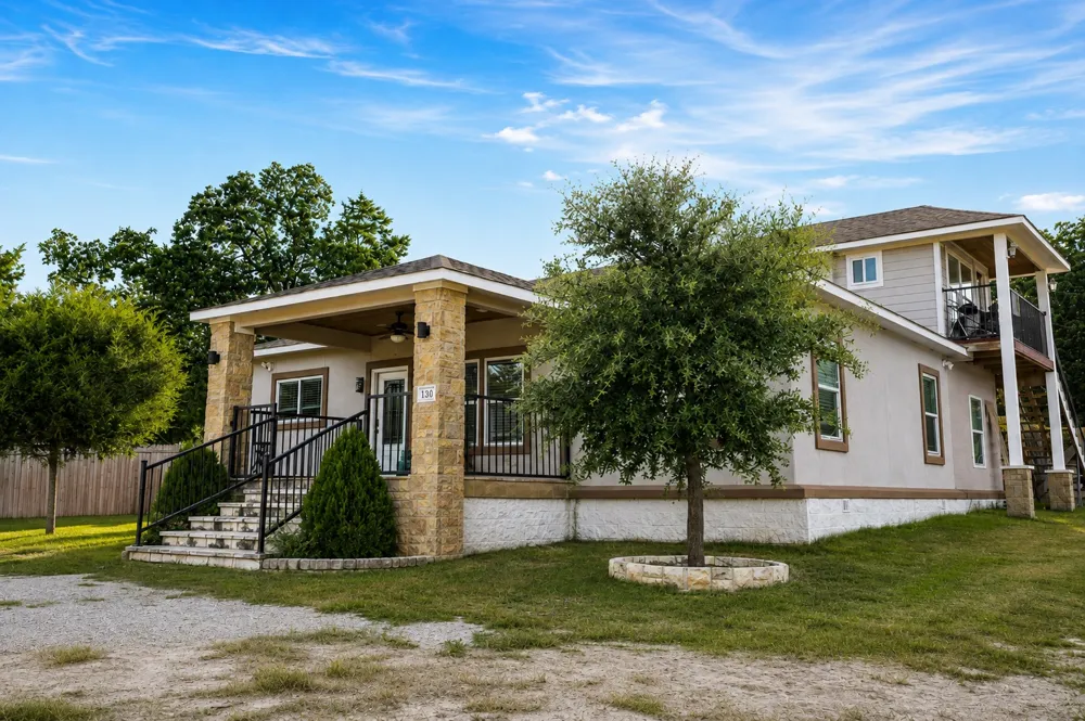130 Los Arcos Road Elgin, TX 78621