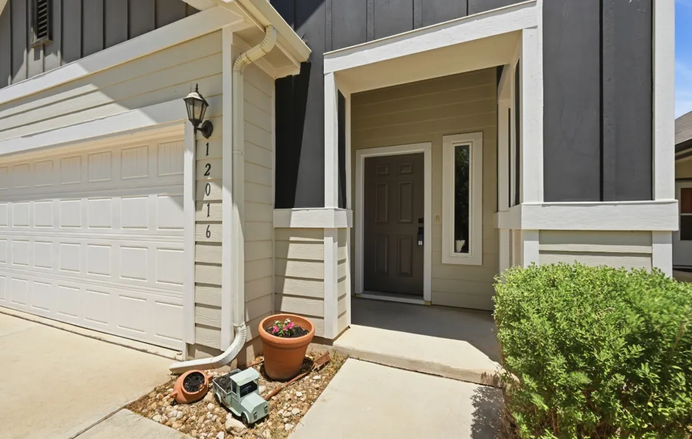 12016 Cimaizon Drive Austin, TX 78725