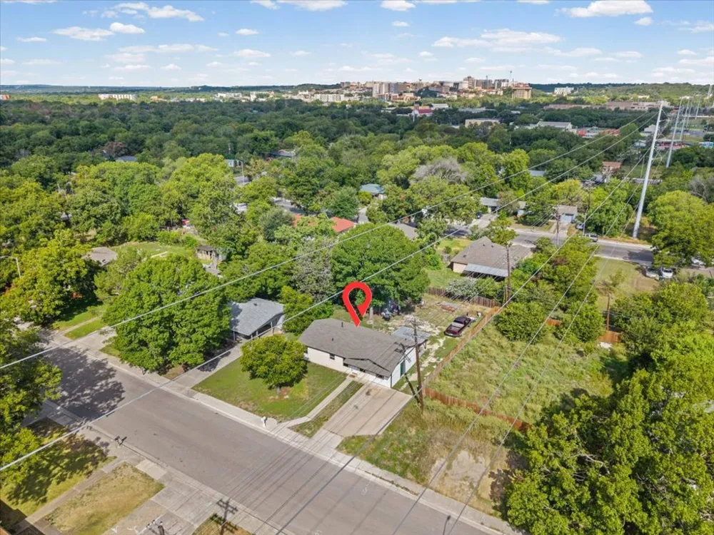 1115 Sycamore Street San Marcos, TX 78666
