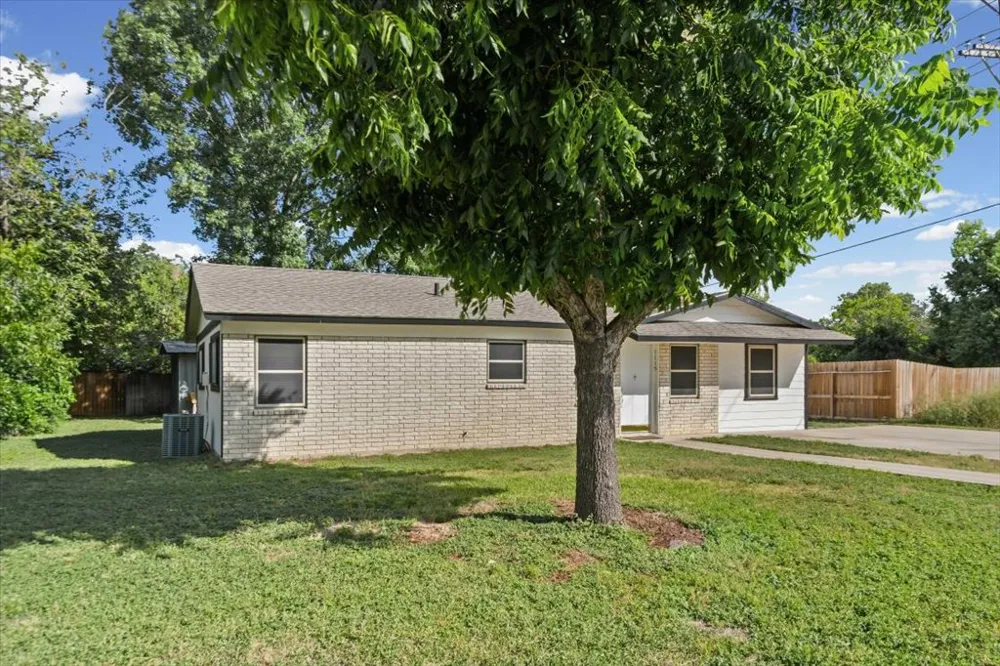 1115 Sycamore Street San Marcos, TX 78666