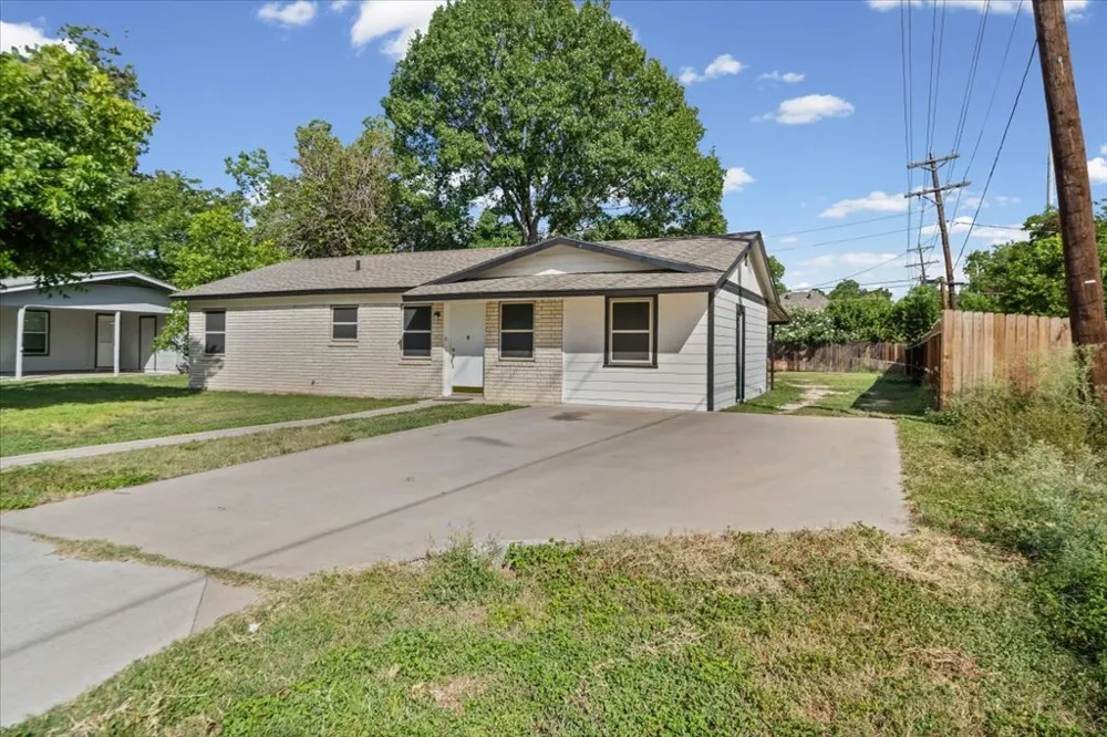 1115 Sycamore Street San Marcos, TX 78666