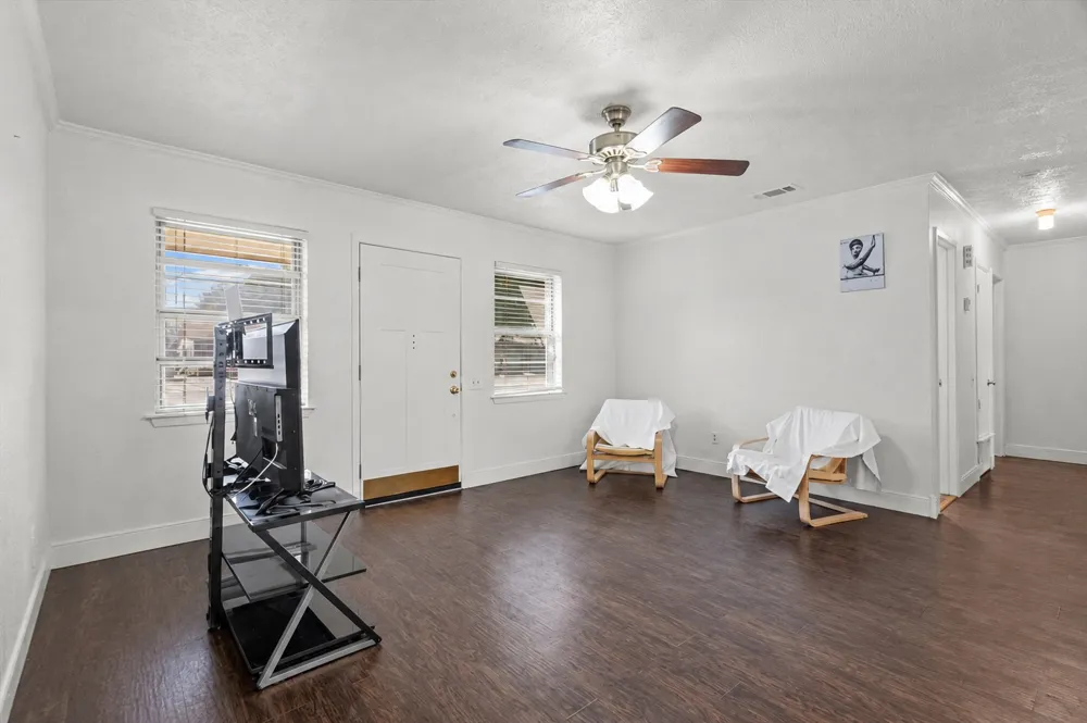 1115 Sycamore Street San Marcos, TX 78666