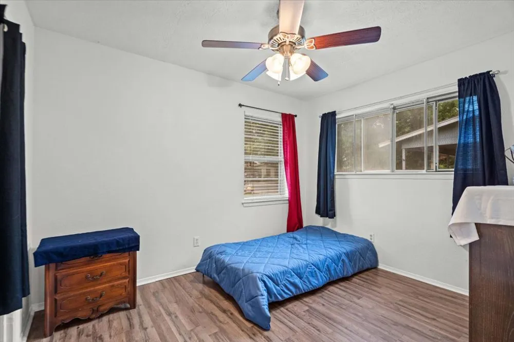 1115 Sycamore Street San Marcos, TX 78666