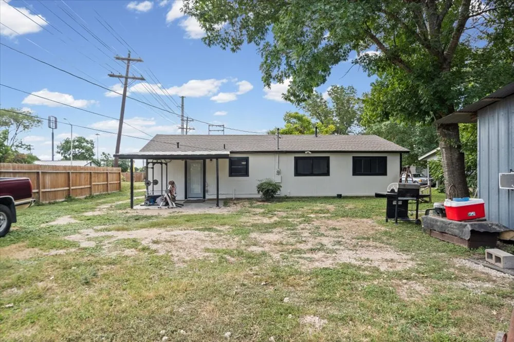 1115 Sycamore Street San Marcos, TX 78666