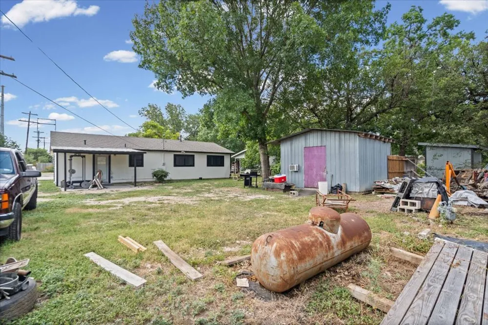 1115 Sycamore Street San Marcos, TX 78666