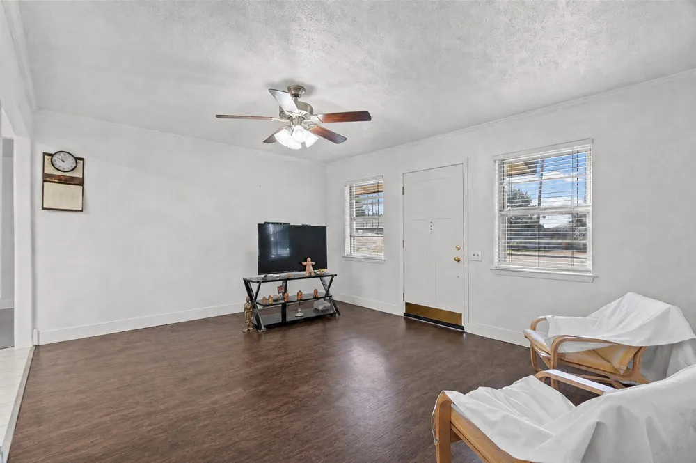 1115 Sycamore Street San Marcos, TX 78666