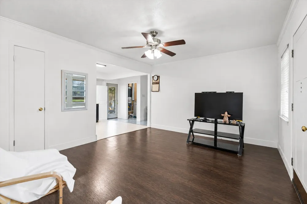 1115 Sycamore Street San Marcos, TX 78666