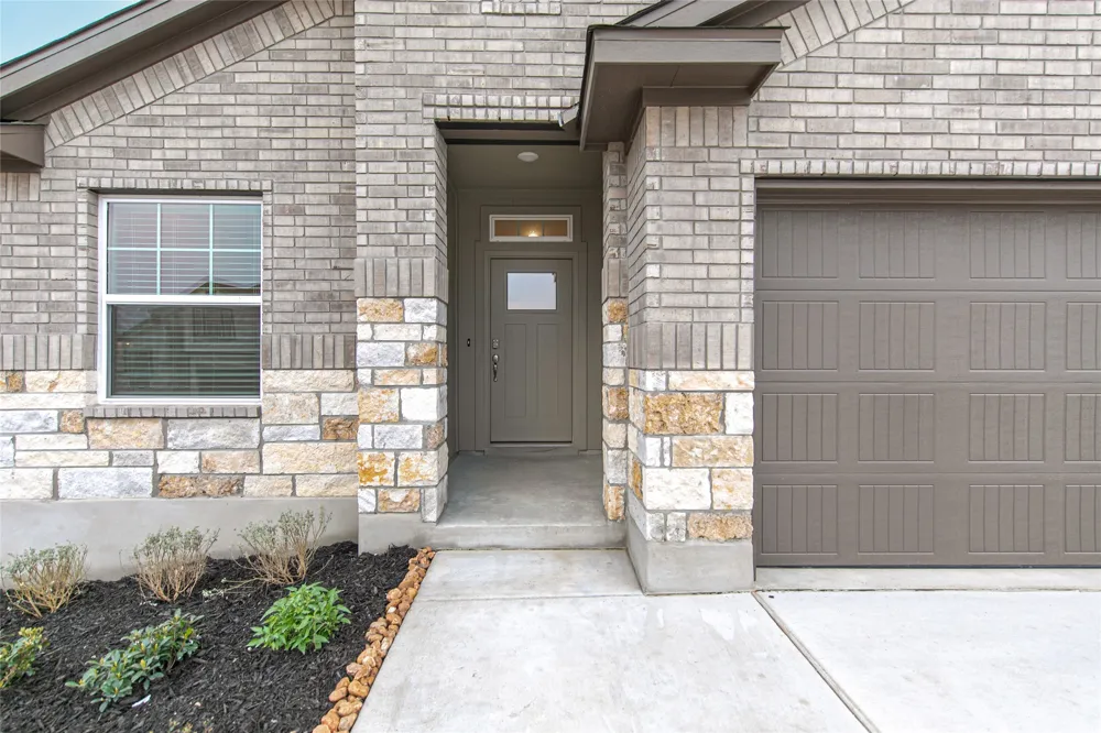 25525 Flora Bella Lane Elgin, TX 78621