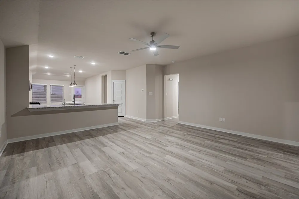 25525 Flora Bella Lane Elgin, TX 78621