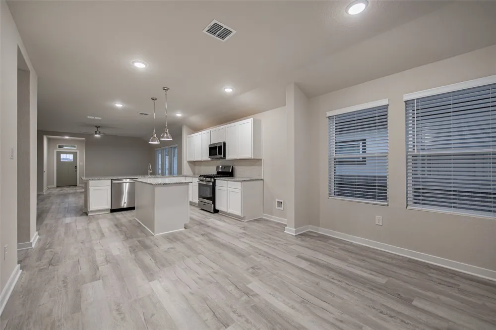 25525 Flora Bella Lane Elgin, TX 78621