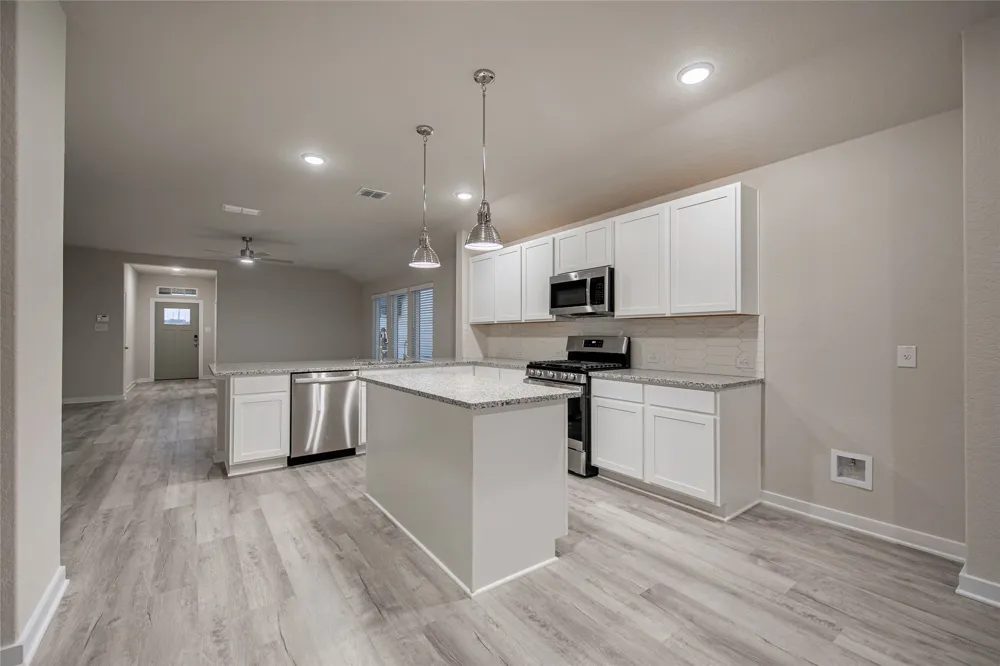 25525 Flora Bella Lane Elgin, TX 78621