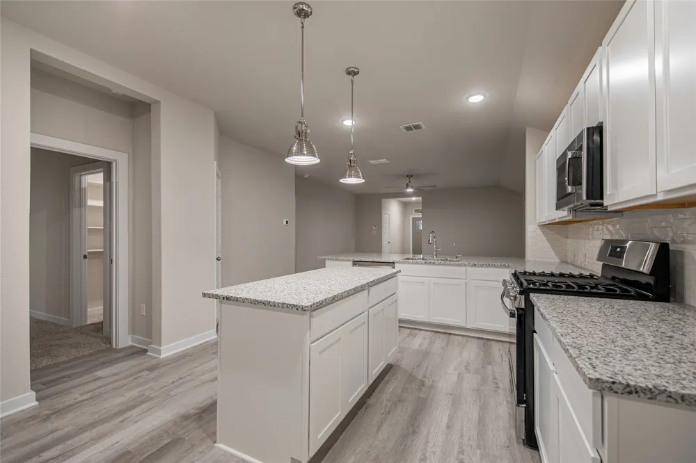 25525 Flora Bella Lane Elgin, TX 78621
