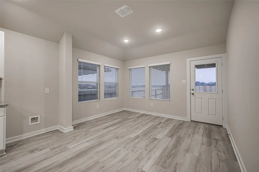 25525 Flora Bella Lane Elgin, TX 78621