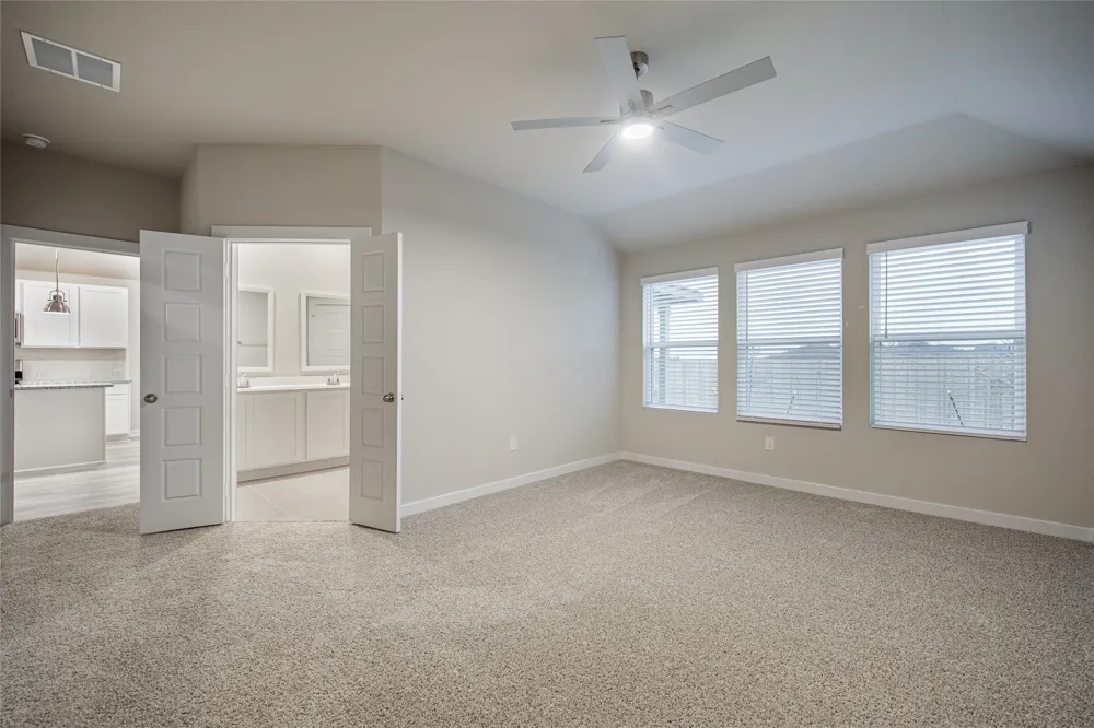 25525 Flora Bella Lane Elgin, TX 78621