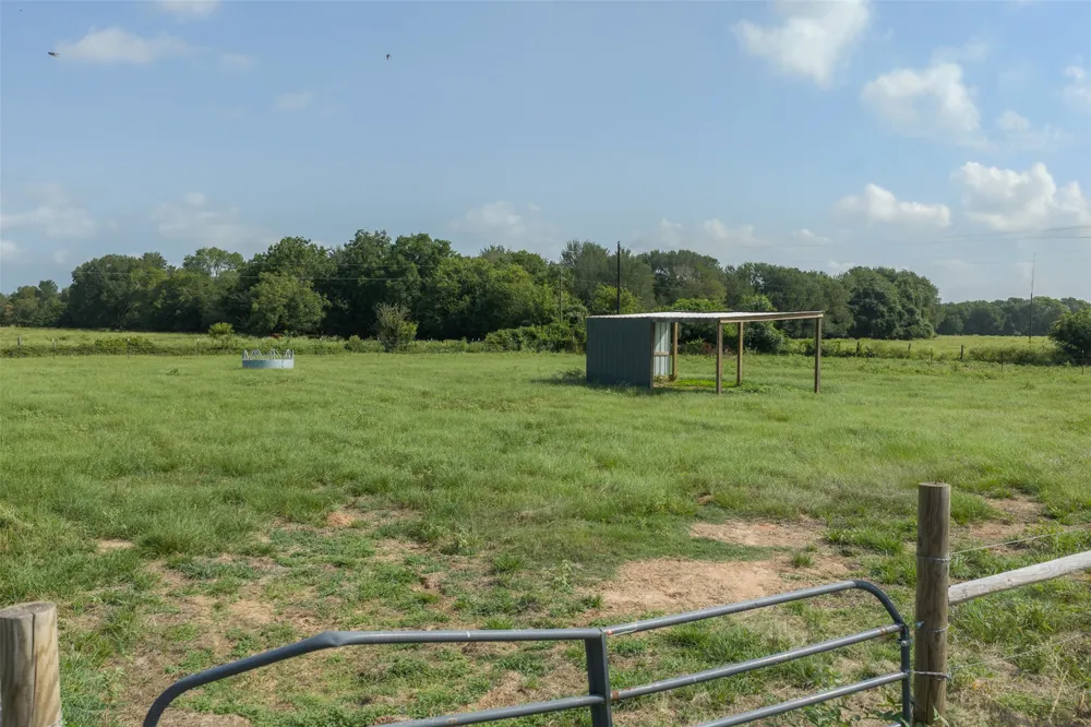 11043 County Road 336 Caldwell, TX 77836