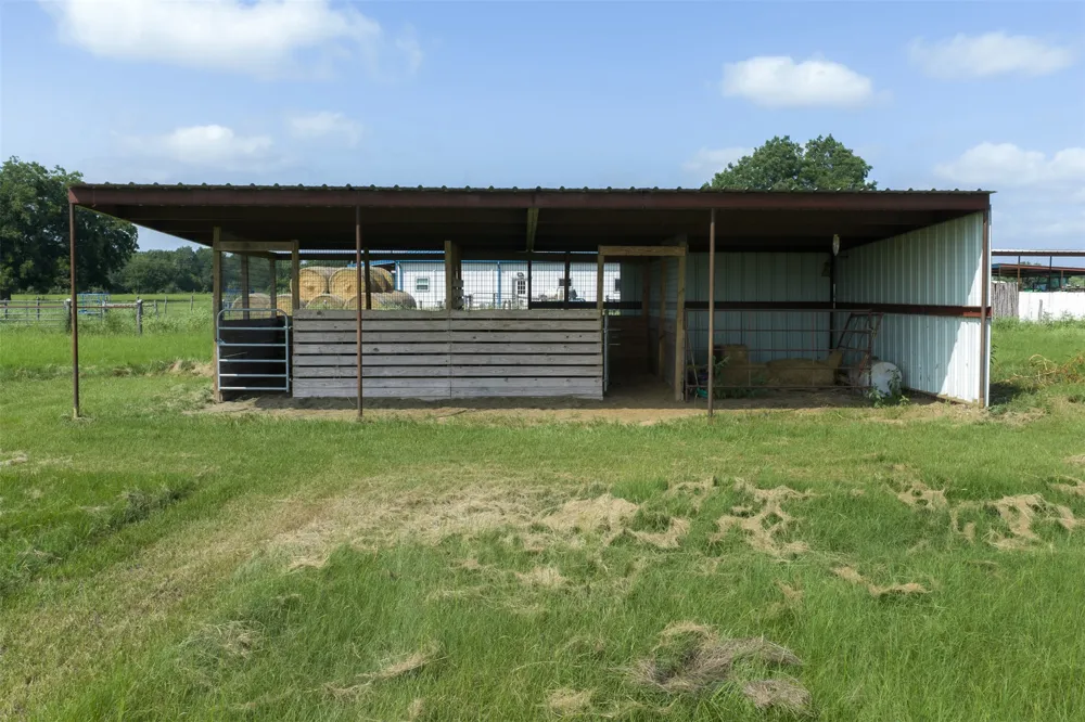 11043 County Road 336 Caldwell, TX 77836