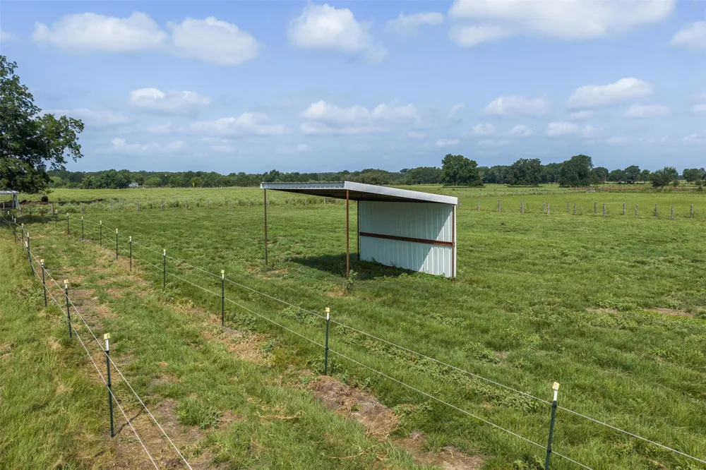 11043 County Road 336 Caldwell, TX 77836
