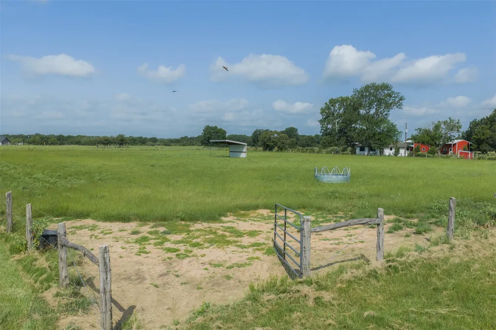 11043 County Road 336 Caldwell, TX 77836