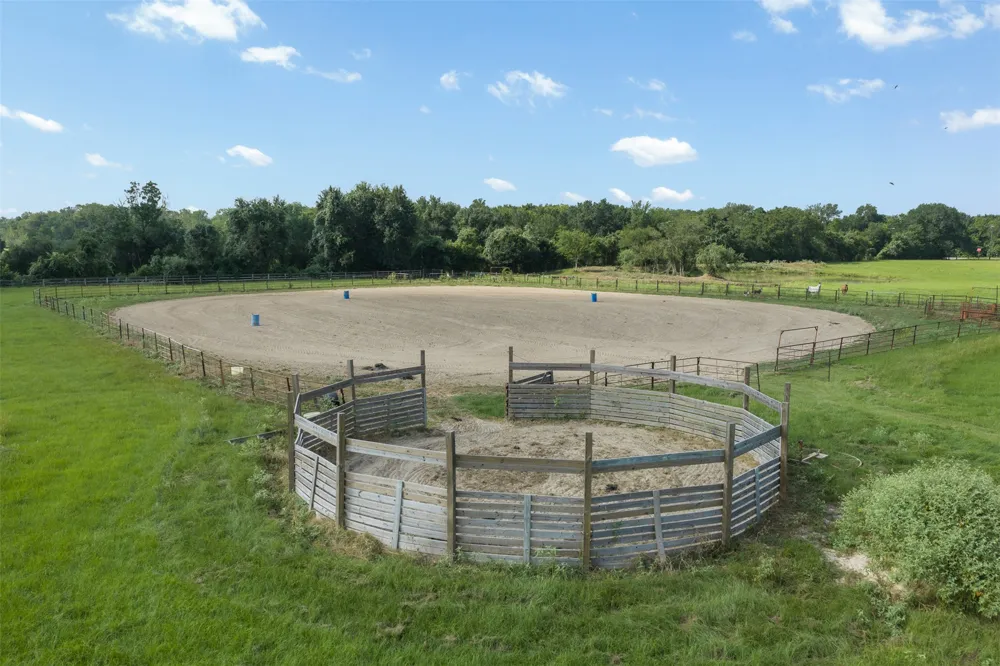 11043 County Road 336 Caldwell, TX 77836