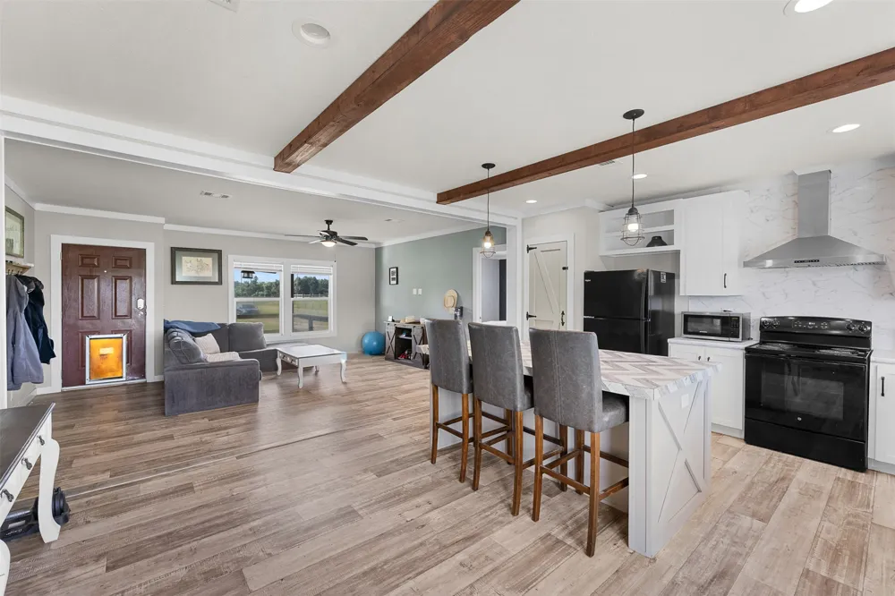 11043 County Road 336 Caldwell, TX 77836