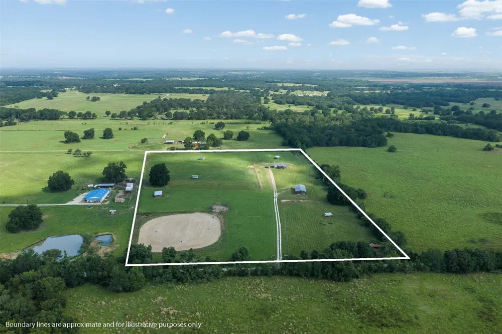 11043 County Road 336 Caldwell, TX 77836
