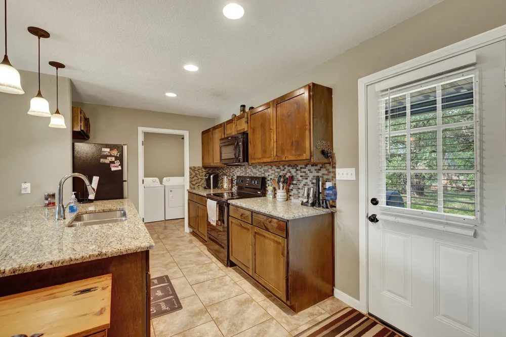 4142 Morningside Way Canyon Lake, TX 78133