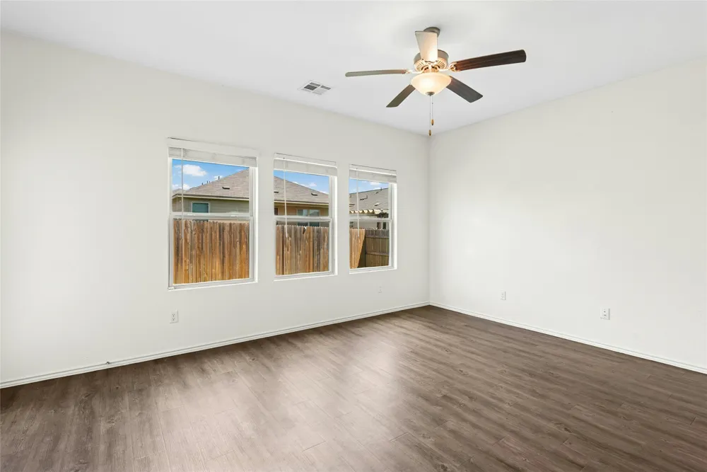 513 Circle Way Jarrell, TX 76537