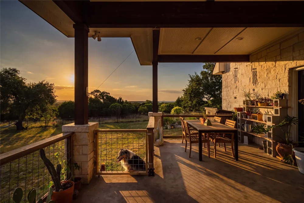 115 Calvin Barrett Blanco, TX 78606
