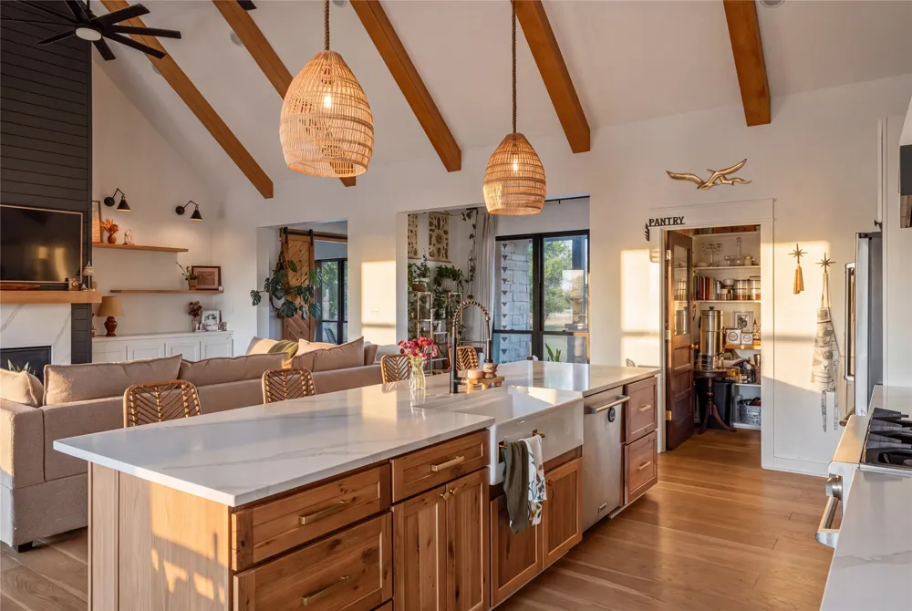 115 Calvin Barrett Blanco, TX 78606