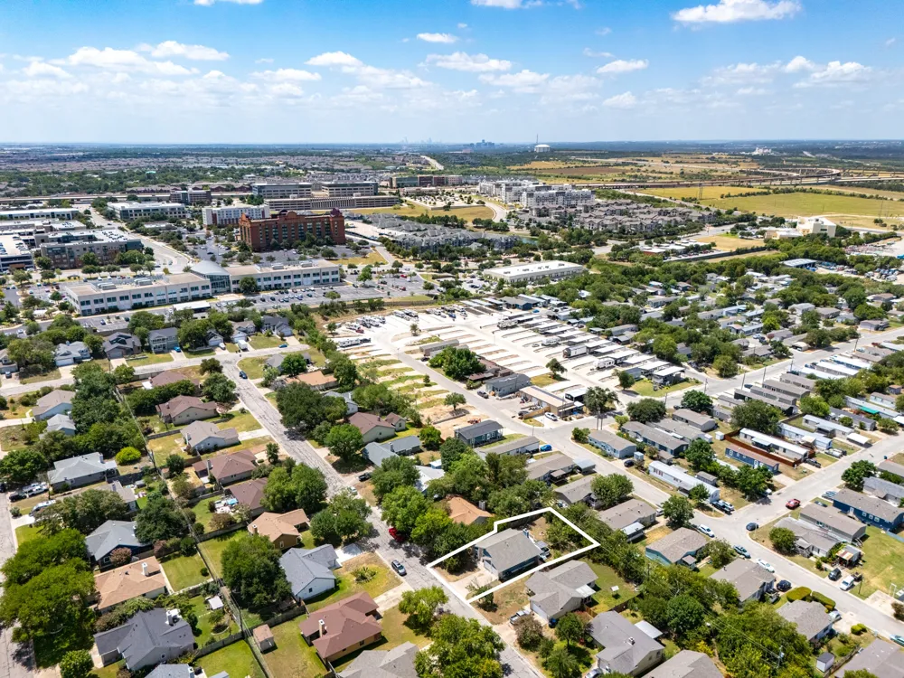 2316 Lasso Drive Round Rock, TX 78681