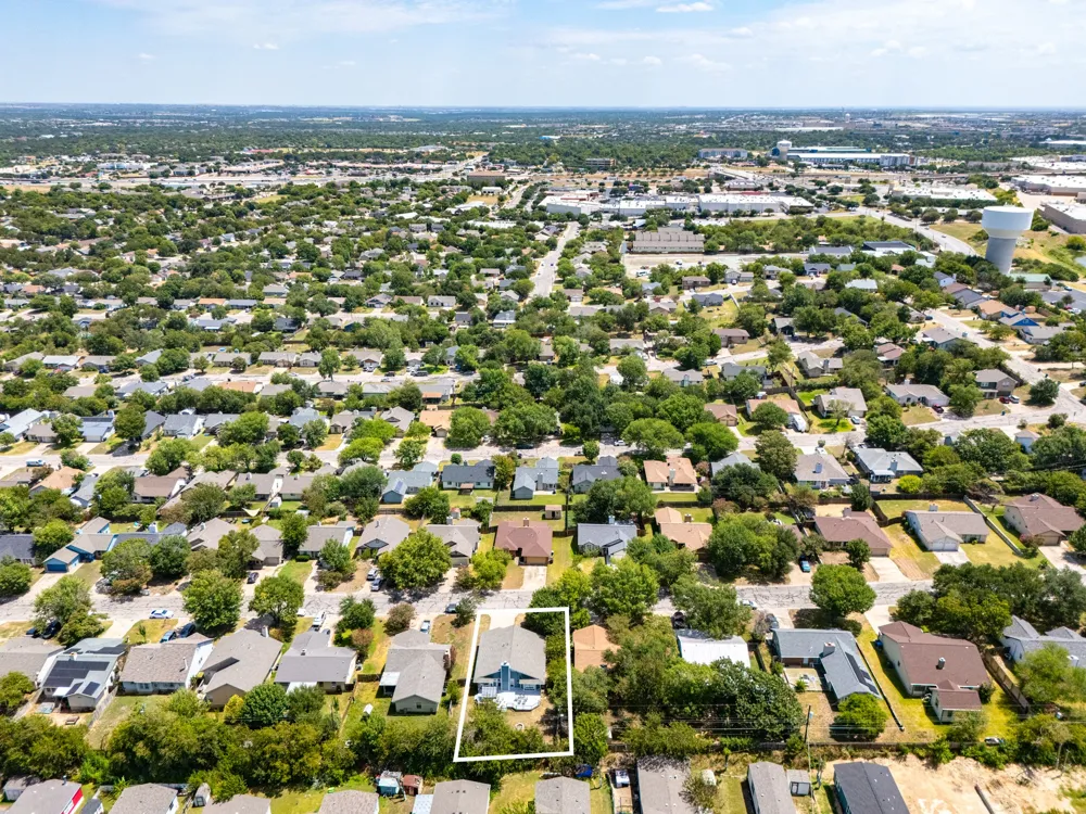 2316 Lasso Drive Round Rock, TX 78681
