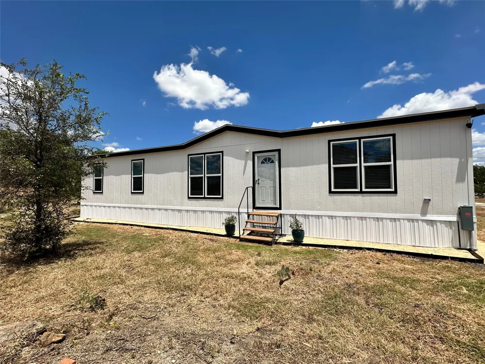 30 Tower Rd Road Lockhart, TX 78644